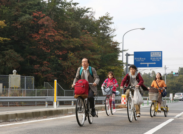 『サバイバルファミリー』(C)2017フジテレビジョン　東宝　電通　アルタミラピクチャーズ