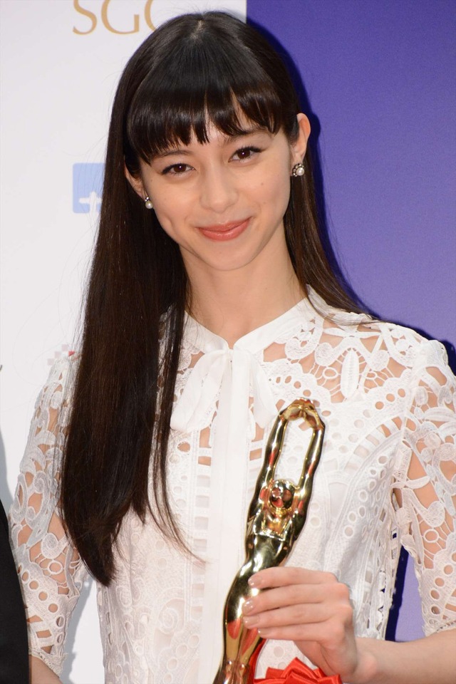 中条あやみ・スポニチグランプリ新人賞／第71回毎日映画コンクール