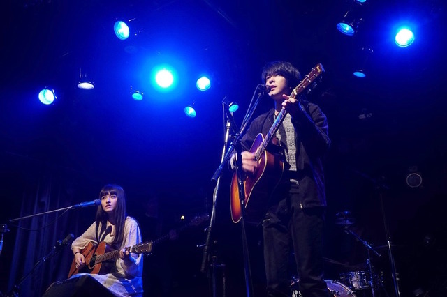 若葉竜也＆樋井明日香／『美しい星』　(C)2017「美しい星」製作委員会