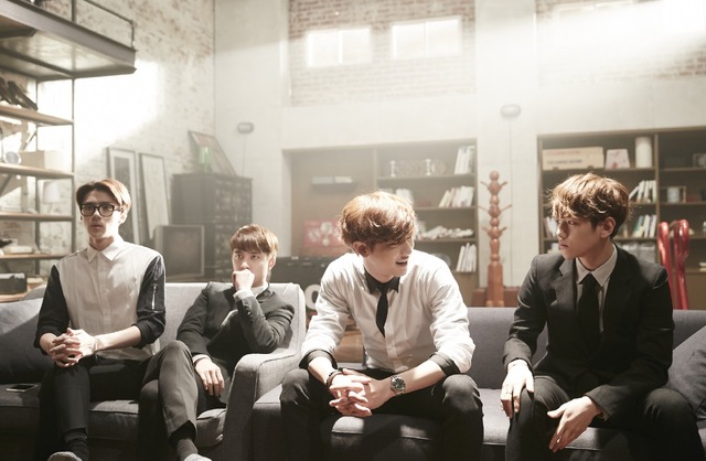 「EXO NEXT DOOR～私のお隣さんはEXO～」(C) LINE Corporation