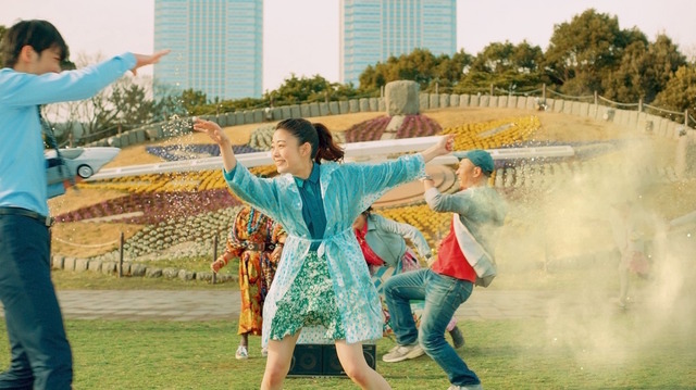 「人生は、夢だらけ。」シリーズ第三弾CM「子どもたちが見ているこの国の未来」篇