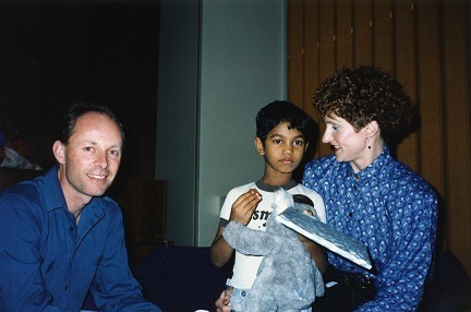 『LION／ライオン　～25年目のただいま～』実際の写真　 -(C) 2016 Long Way Home Holdings Pty Ltd and Screen Australia