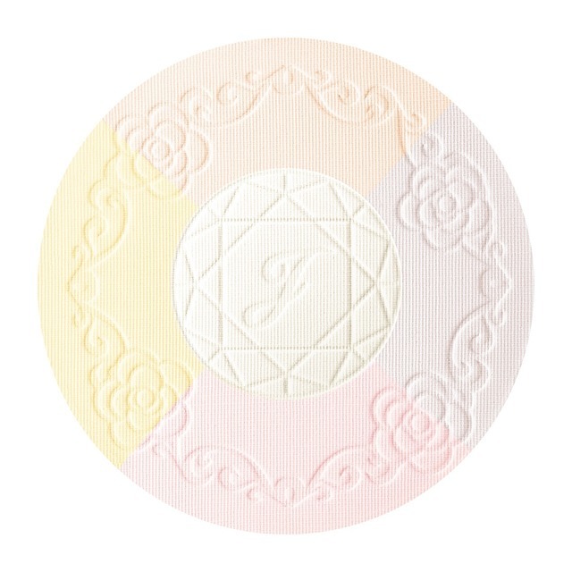 「クリスタルルーセント フェイスパウダー 09」（SPF20/PA++ 5,000円）