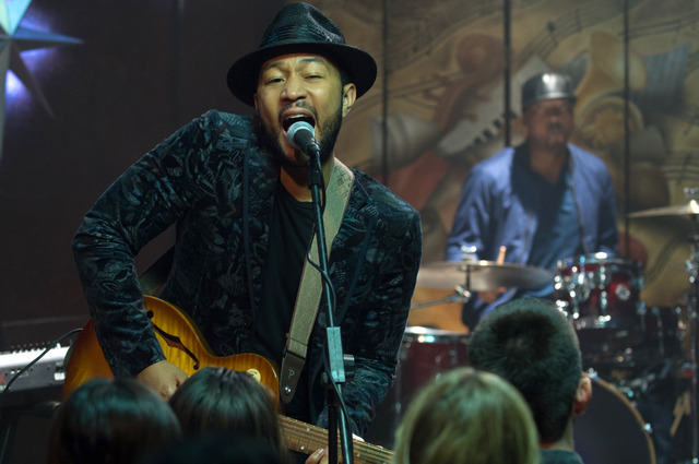 ジョン・レジェンド／『ラ・ラ・ランド』（C）2017 Summit Entertainment, LLC. All Rights Reserved.Photo credit:  EW0001: Sebastian (Ryan Gosling) and Mia (Emma Stone) in LA LA LAND.Photo courtesy of Lionsgate.