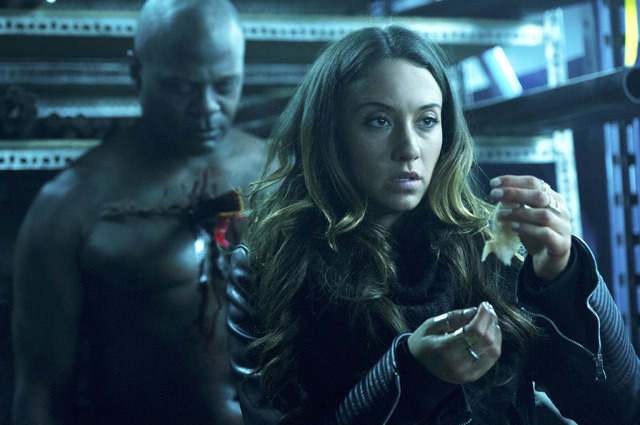 「マジシャンズ」　（C）2015 Syfy Media Productions LLC. ALL RIGHTS RESERVED.