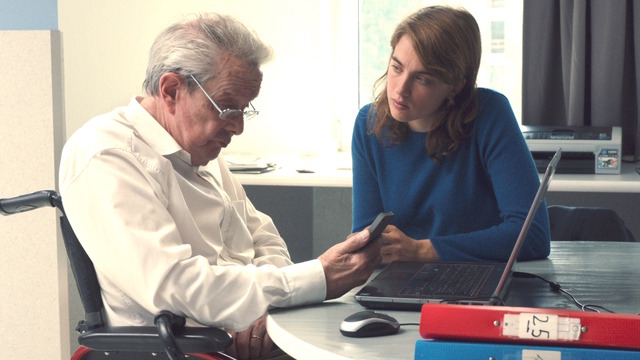 『午後８時の訪問者』 （C）LES FILMS DU FLEUVE - ARCHIPEL 35 - SAVAGE FILM - FRANCE 2 CINEMA - VOO et Be tv - RTBF (Television belge)