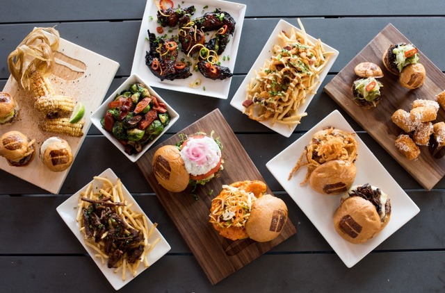 LA初の人気ハンガーバーレストラン「ウマミバーガー」が日本初上陸！