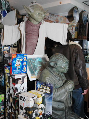 世界に数えるほどのレアグッズも！