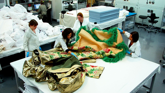 『メットガラ ドレスをまとった美術館』　（C）2016 MB Productions, LLC