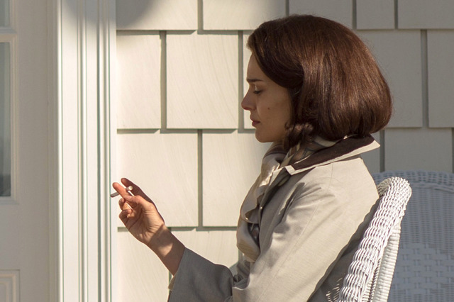 『ジャッキー／ファーストレディ最後の使命』（C）2016 Jackie Productions Limited