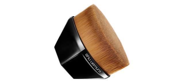 「ペタル 55 ファンデーション ブラシ」（6,480円）