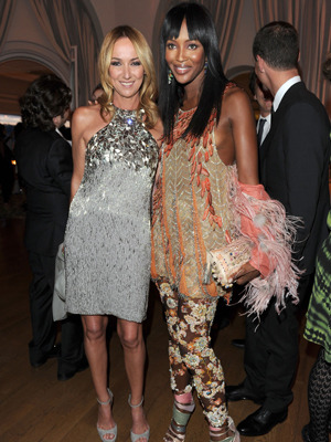 ナオミ・キャンベルとフリーダ・ジャンニーニ　-(C) 2010 Venturelli/VF1