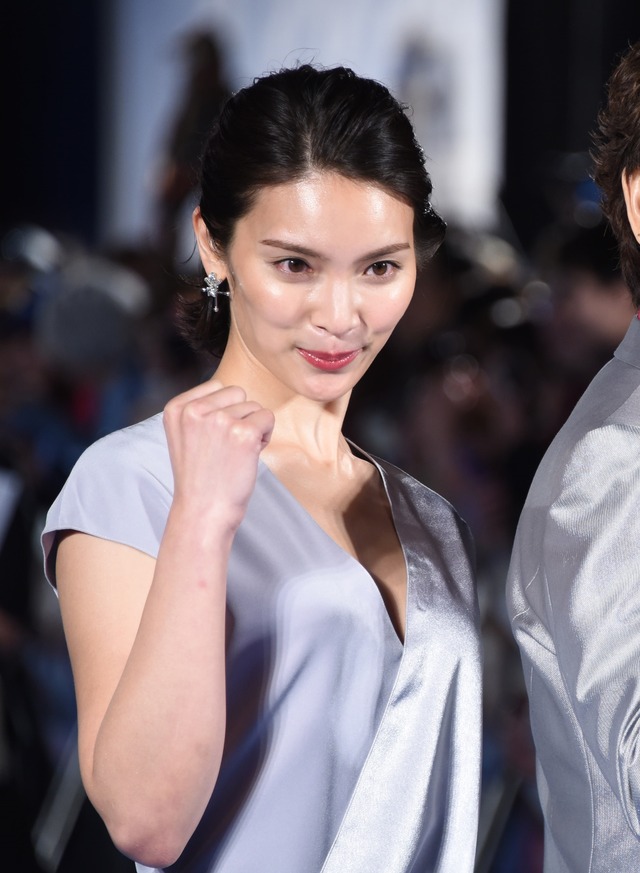 秋元才加／映画『ガーディアンズ・オブ・ギャラクシー：リミックス』の「ギャラクシー・カーペット・イベント」