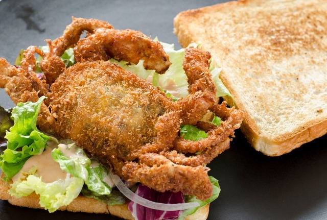 トーストサンドイッチバンブー「ソフトシェルクラブ」1480円