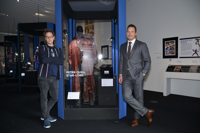 クリス・プラット＆ジェームズ・ガン監督マーベル展訪問(C) Marvel Studios 2017