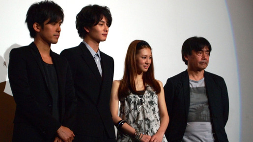 『瞬　またたき』完成披露試写会 -(C) 2010「瞬」製作委員会