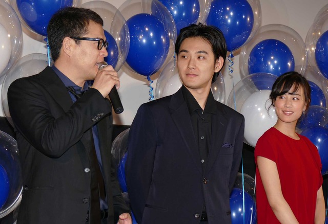 『映画 夜空はいつでも最高密度の青色だ』完成披露試写会