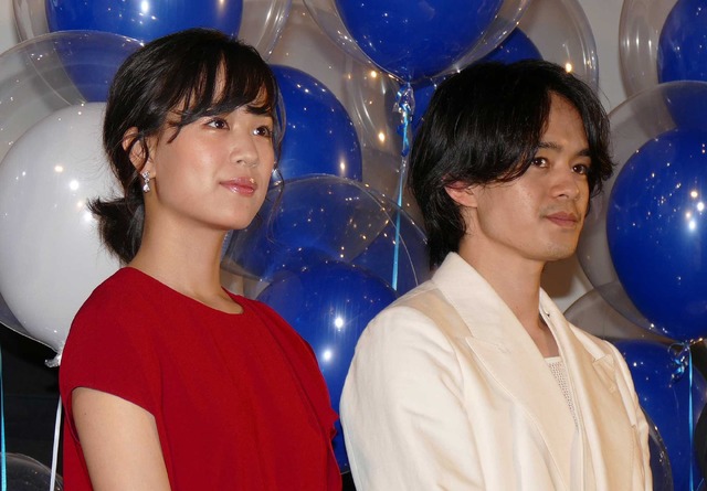 『映画 夜空はいつでも最高密度の青色だ』完成披露試写会