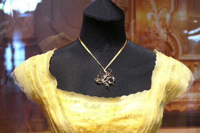 「『美女と野獣』の世界展 at GINZA MITSUKOSHI」展示されている衣装＆小物