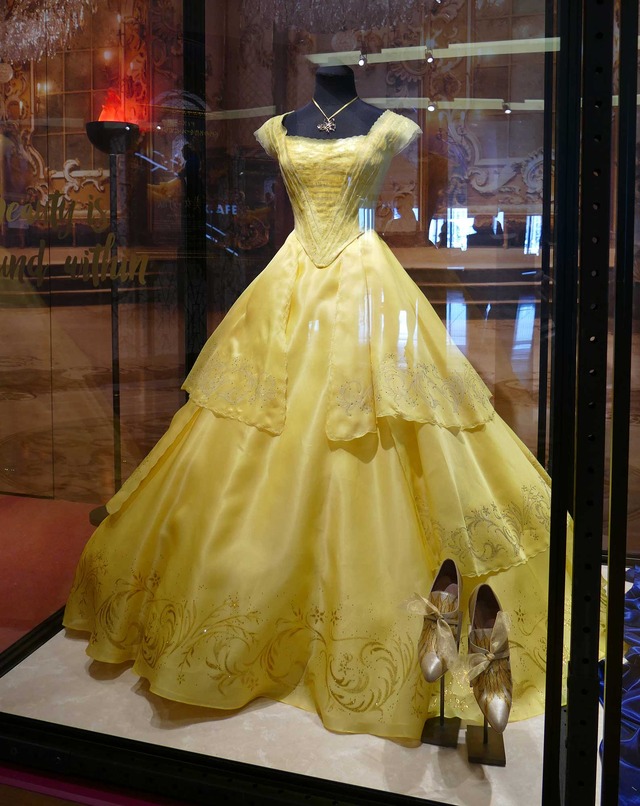 「『美女と野獣』の世界展 at GINZA MITSUKOSHI」展示されている衣装＆小物