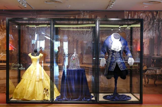 「『美女と野獣』の世界展 at GINZA MITSUKOSHI」展示されている衣装＆小物