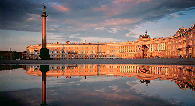 『エルミタージュ美術館　美を守る宮殿』-(C) Copyright 2014 by Foxtrot Films