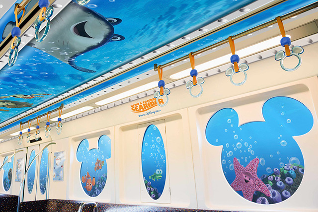 ディズニーリゾートラインの「ニモ＆フレンズ・ライナー」窓