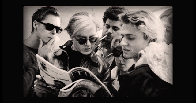 アンディ・ウォーホル『僕とカミンスキーの旅』 -(C) 2015 X Filme Crea>ve Pool GmbH / ED Produc>ons Sprl / WDR / Arte /Potemkino / ARRI MEDIA