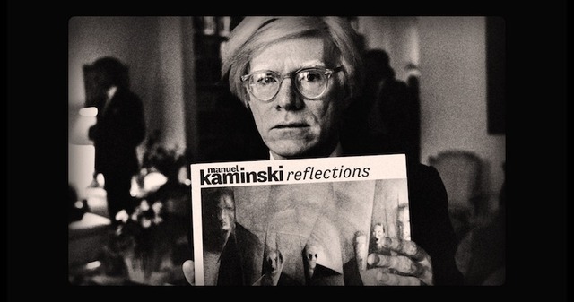 アンディ・ウォーホル『僕とカミンスキーの旅』 -(C) 2015 X Filme Crea>ve Pool GmbH / ED Produc>ons Sprl / WDR / Arte /Potemkino / ARRI MEDIA