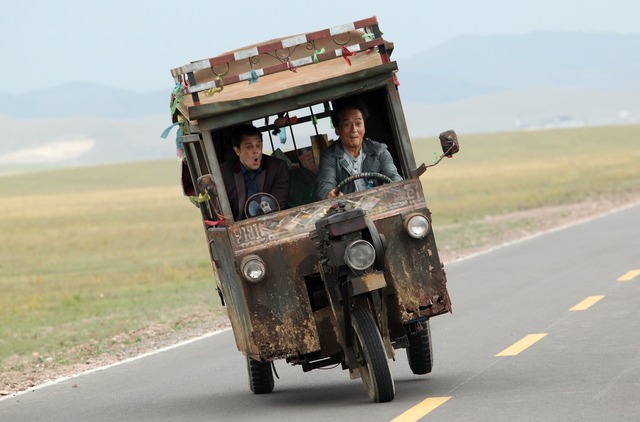 『スキップ・トレース』（C）2015 TALENT INTERNATIONAL FILM CO., LTD. & DASYMENTERTAINMENT, LLC ALL RIGHTS RESERVED