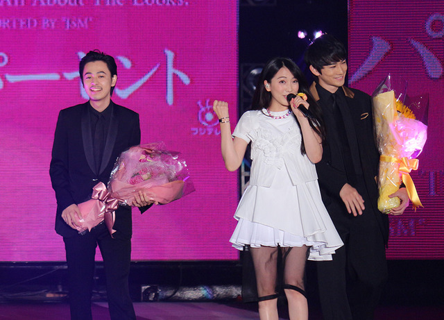 -(C)マイナビ GirlsAward 2017 SPRING／SUMMER