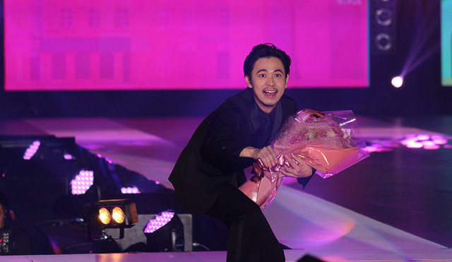 -(C)マイナビ GirlsAward 2017 SPRING／SUMMER