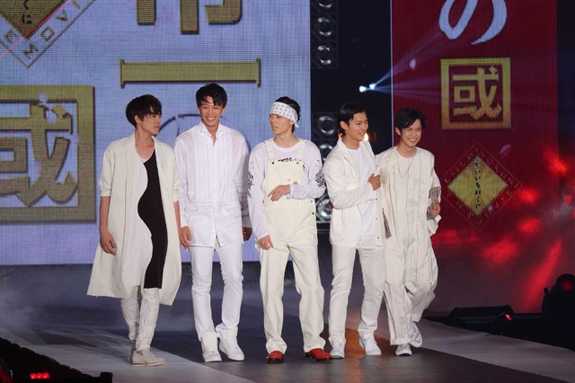 -(C)マイナビ GirlsAward 2017 SPRING／SUMMER