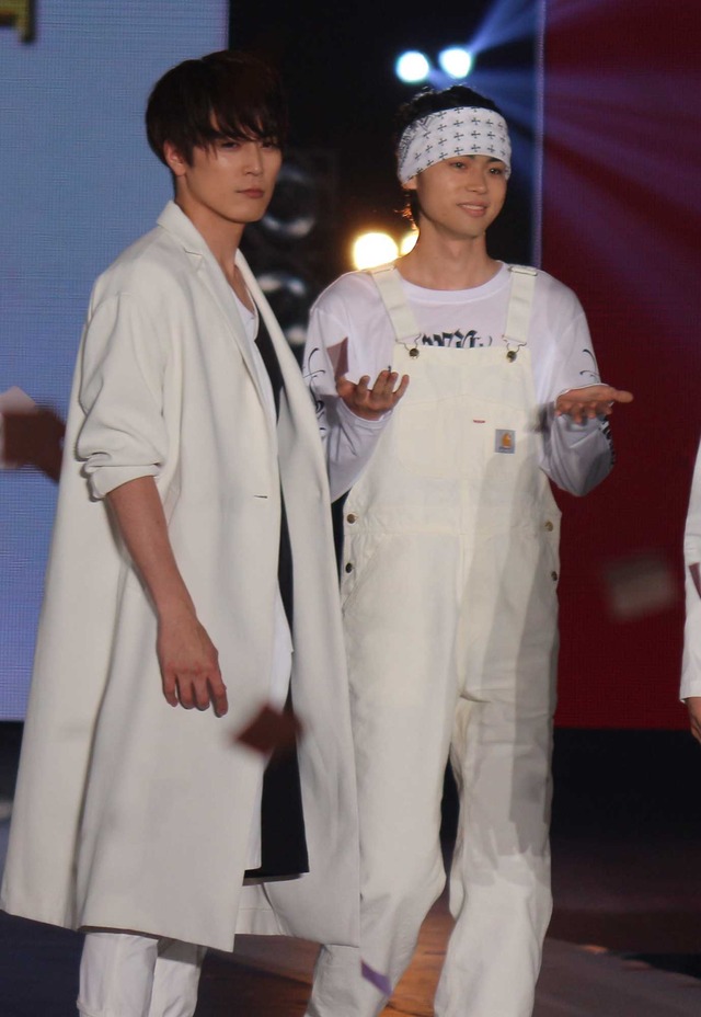 -(C)マイナビ GirlsAward 2017 SPRING／SUMMER