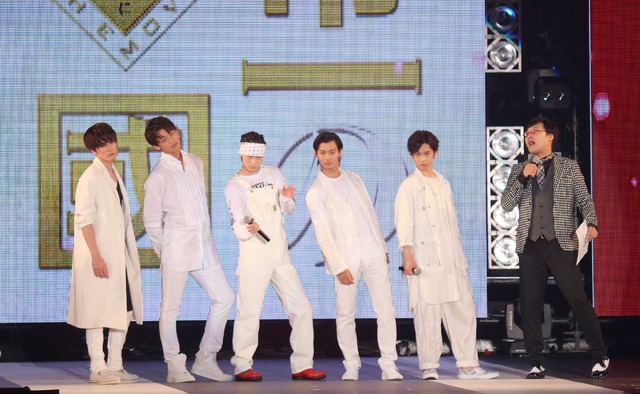 -(C)マイナビ GirlsAward 2017 SPRING／SUMMER