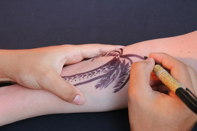 「カ・ヴァア：ルアウ・アット・アウラニ」