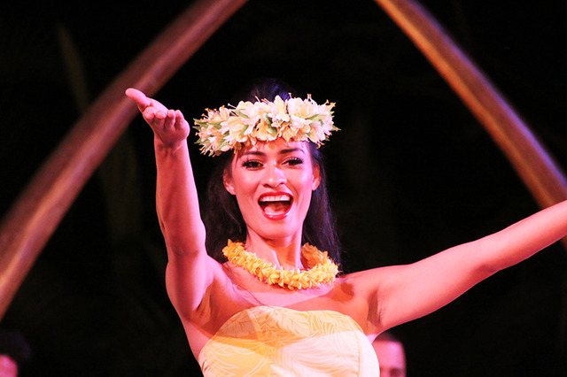 「カ・ヴァア：ルアウ・アット・アウラニ」レポ