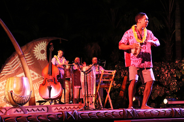 「カ・ヴァア：ルアウ・アット・アウラニ」レポ