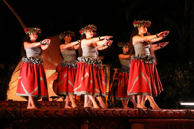 「カ・ヴァア：ルアウ・アット・アウラニ」レポ