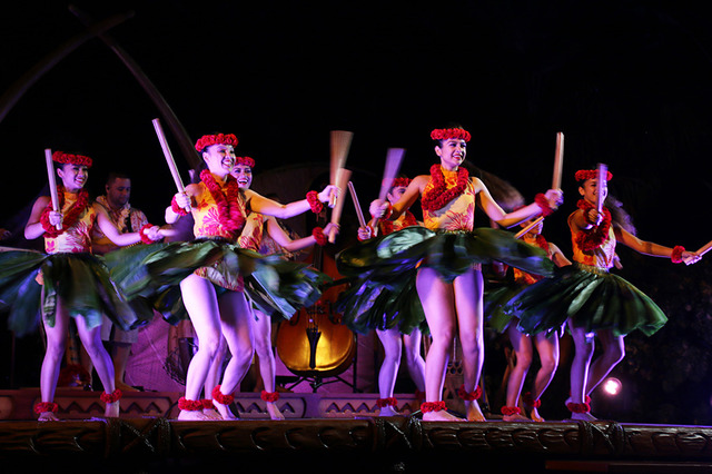 「カ・ヴァア：ルアウ・アット・アウラニ」レポ