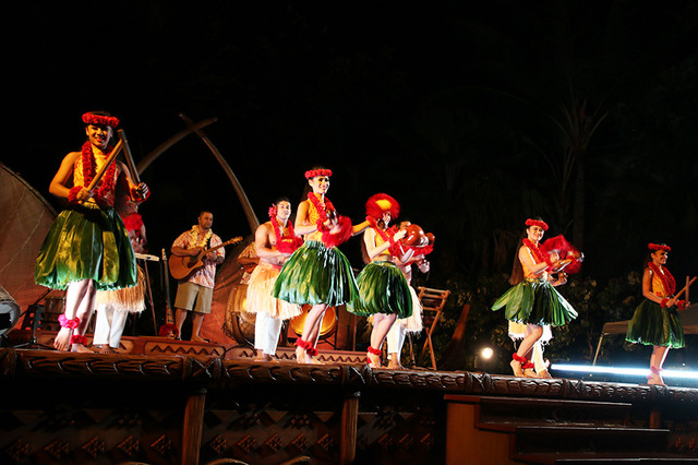 「カ・ヴァア：ルアウ・アット・アウラニ」レポ