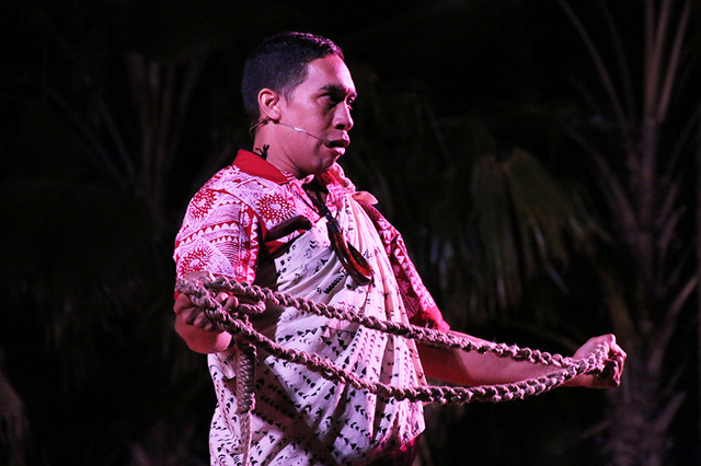 「カ・ヴァア：ルアウ・アット・アウラニ」レポ