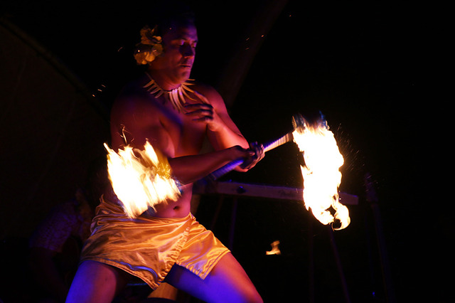 「カ・ヴァア：ルアウ・アット・アウラニ」レポ