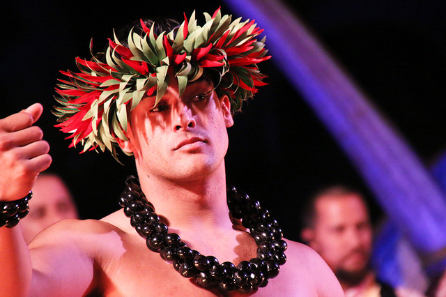 「カ・ヴァア：ルアウ・アット・アウラニ」レポ