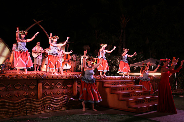 「カ・ヴァア：ルアウ・アット・アウラニ」レポ