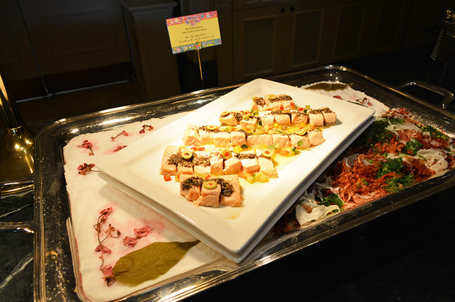 ディナーブッフェ「シャーウッドガーデン・レストラン」