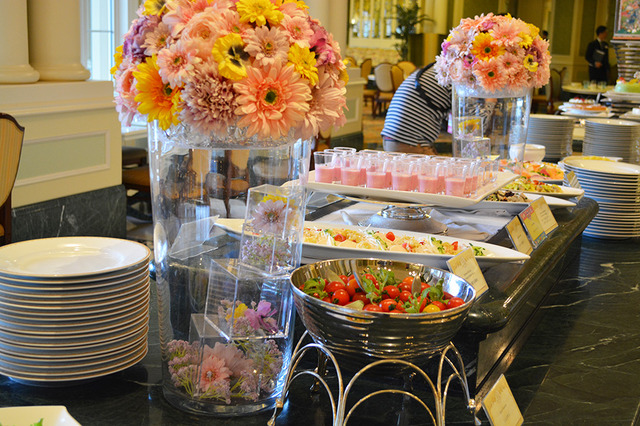 ディナーブッフェ「シャーウッドガーデン・レストラン」