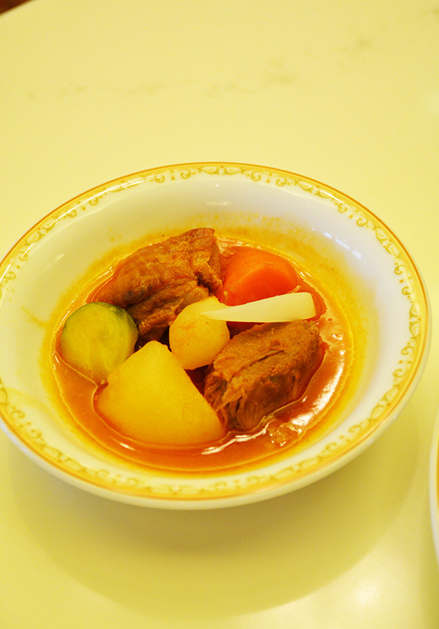 ディナーブッフェ「シャーウッドガーデン・レストラン」