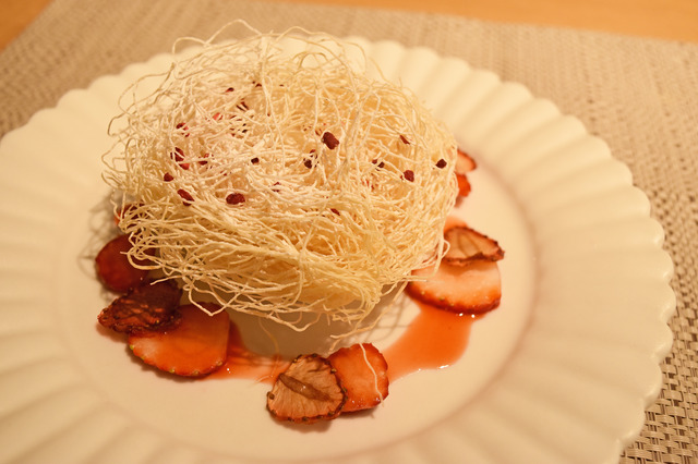 南青山「UN GRAIN」イートイン・ワンプレートデセール　※日替わりメニューとなるため、写真はメニューの一例です