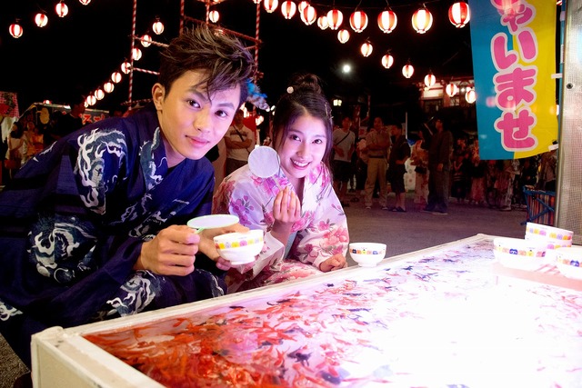 『兄に愛されすぎて困ってます』(C)2017「兄こま」製作委員会  　 (C)夜神里奈／小学館